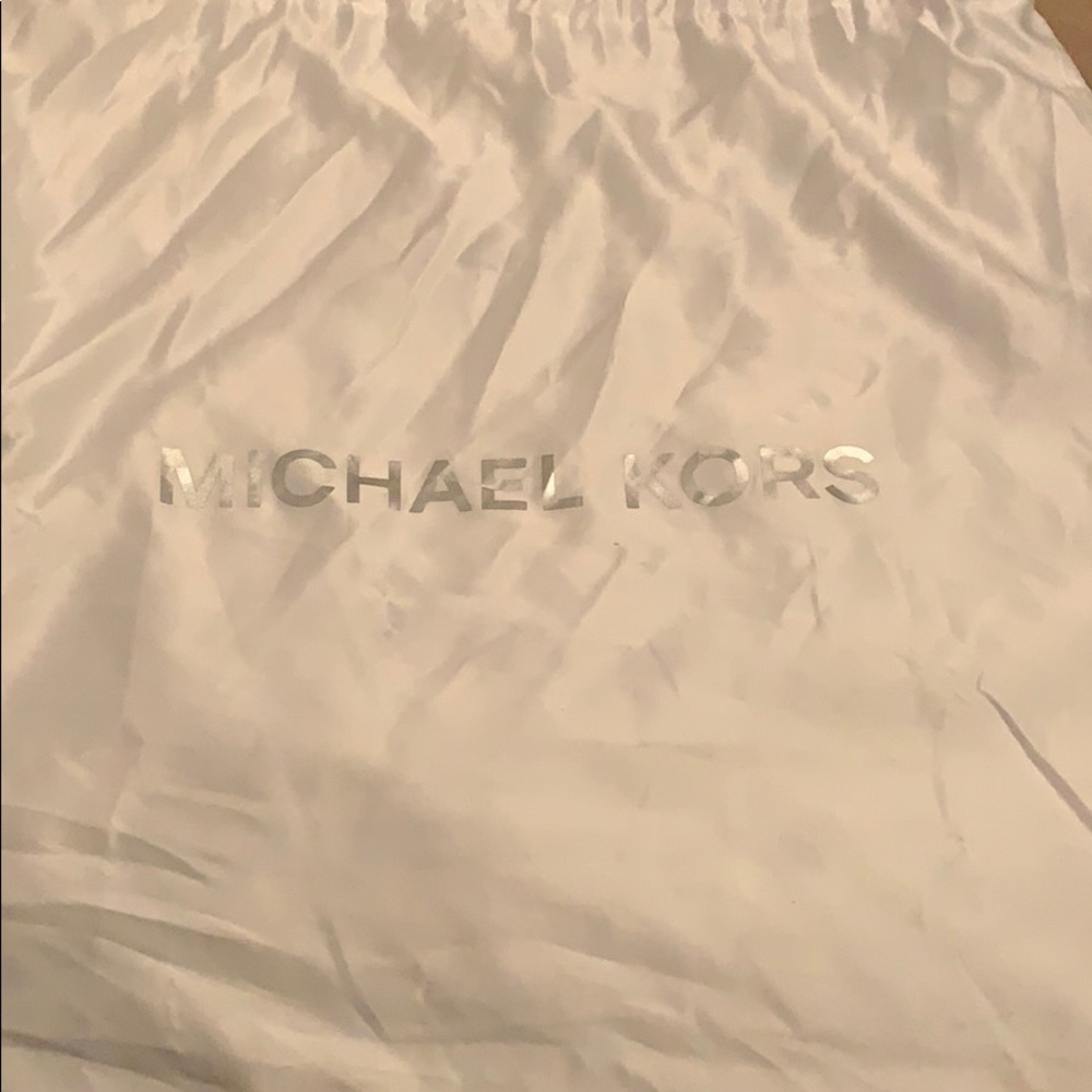 🦋Michael Kors Purse🦋 - Picture 5 of 5